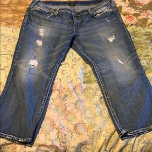 Distressed Sliver Suki size 22 jean capris